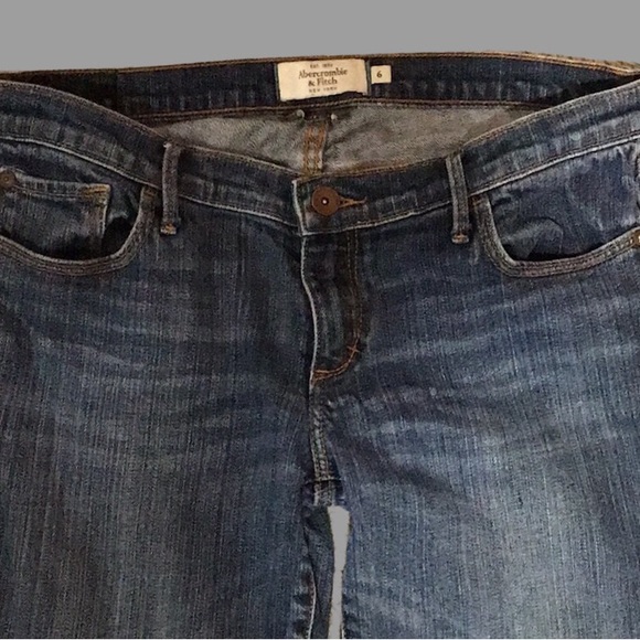 Abercrombie & Fitch Denim Blue Low-Rise Straight Leg Jeans, Stretch, Size 6 - Picture 2 of 9